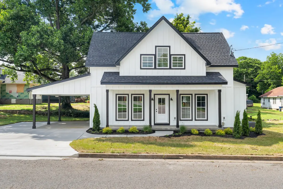 220 Walnut St, Shelbyville, TN 37160 - Image #1