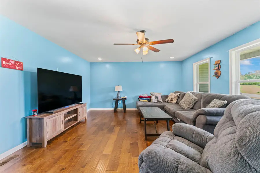 1112 Dugout Rd, Summertown, TN 38483 - Image #2