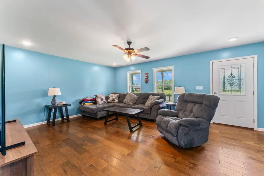 1112 Dugout Rd, Summertown, TN 38483 - Image #3