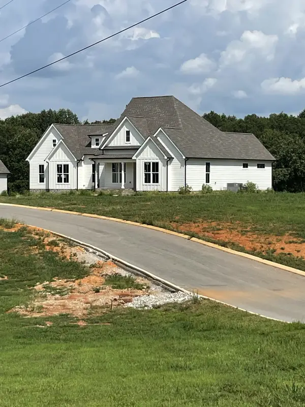 74 Summerlake Ct, Winchester, TN 37398