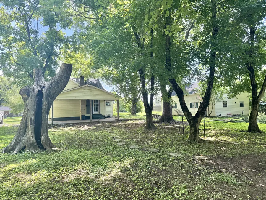 604 S Main St, Saint Joseph, TN 38481 - Image #2