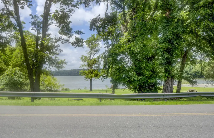 157 Lakeshore Rd, Eddyville, KY 42038 - Image #3