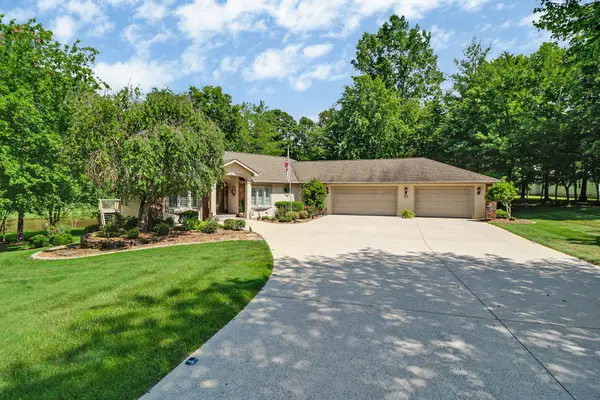 44 Inwood Ct, Crossville, TN 38558