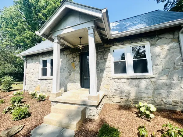 1525 Riverside Dr, Nashville, TN 37206