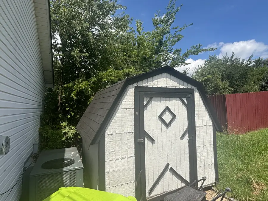 220 Cranklen Cir, Clarksville, TN 37042 - #3