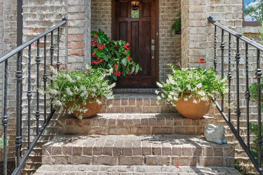 3808 Cross Creek Rd, Nashville, TN 37215 - #3