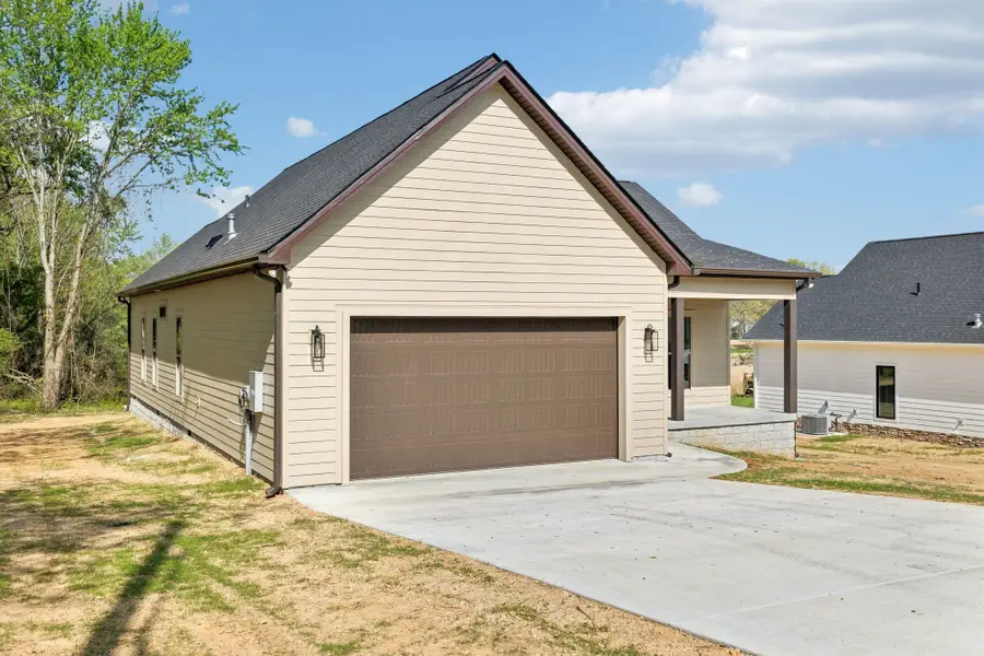 827 Oconner St, Smithville, TN 37166 - Image #3