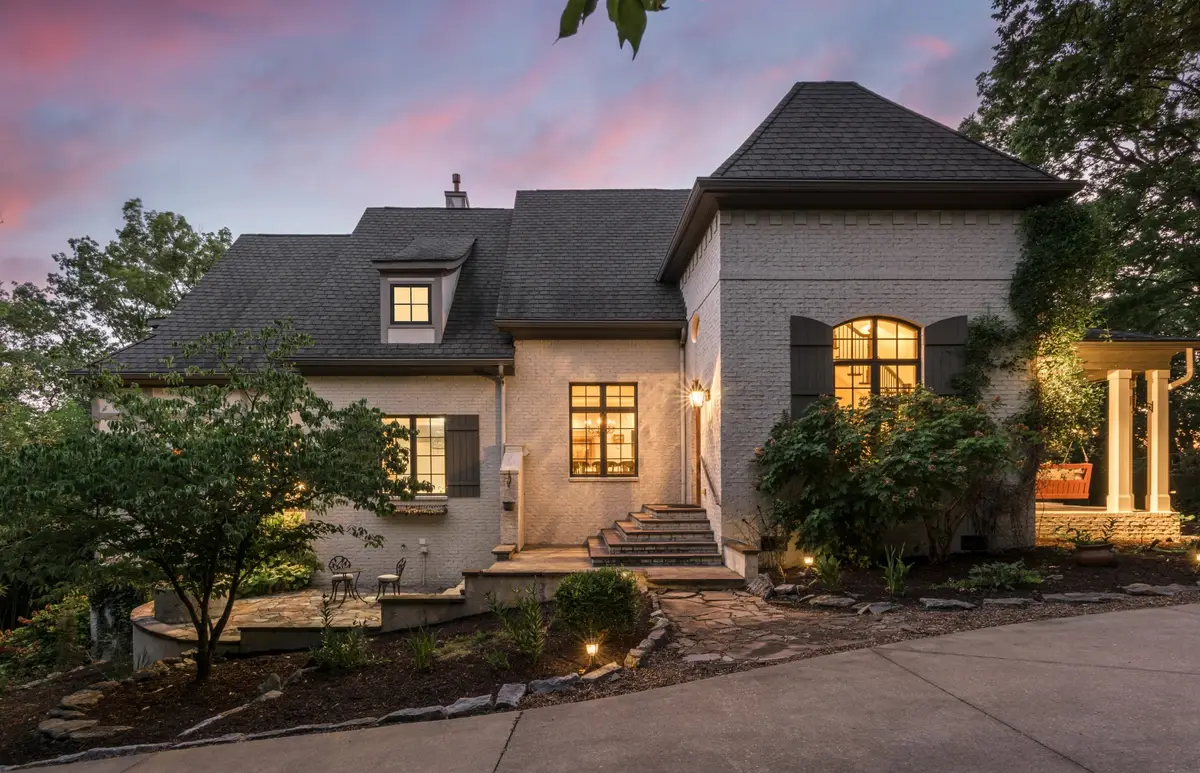 6045 Sherwood Ct, Nashville, TN 37215 - Image #1