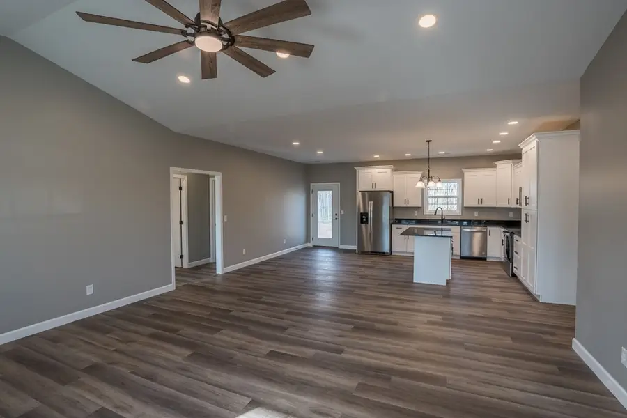 7195 Old Madisonville Rd, Hopkinsville, KY 42240 - Image #2