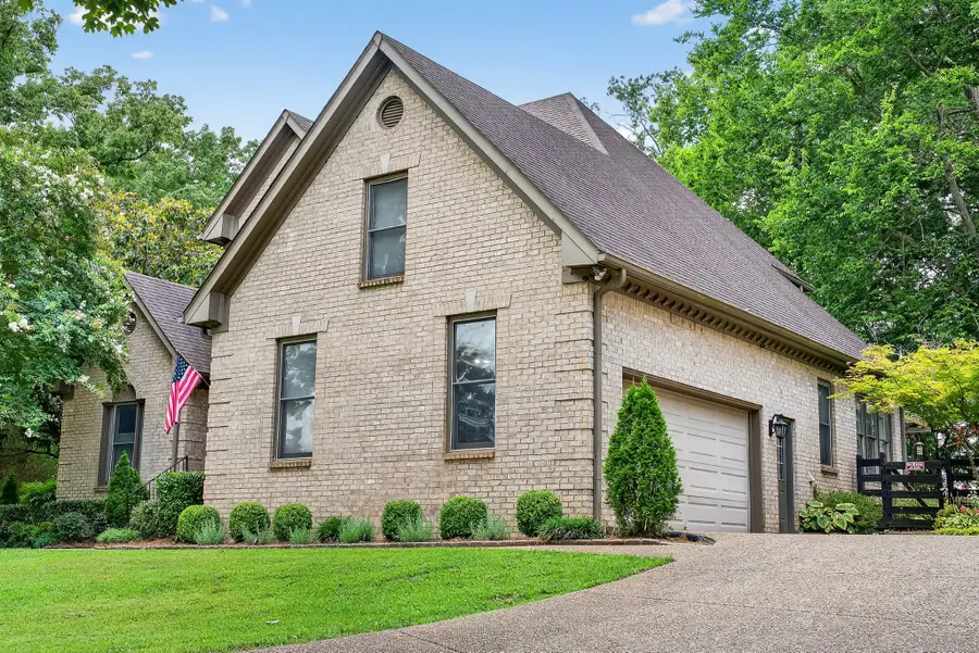 3465 Carothers Pkwy, Franklin, TN 37064 - #3