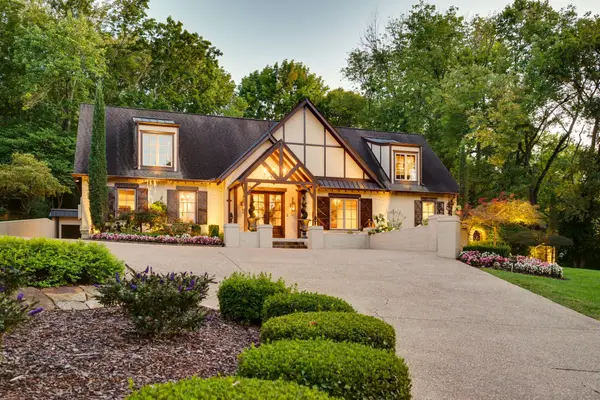 3807 Harding Pl, Nashville, TN 37215