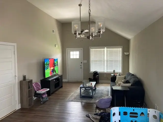 304 Ferdinand Ln, Oak Grove, KY 42262 - Image #2