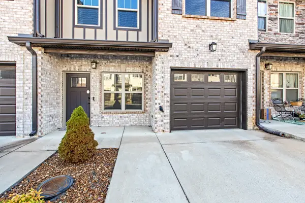 1204 Villa Cir, Lebanon, TN 37090