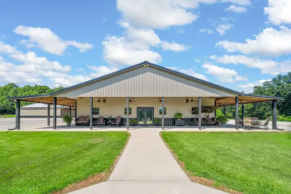 950 Choate Rd, Dickson, TN 37055