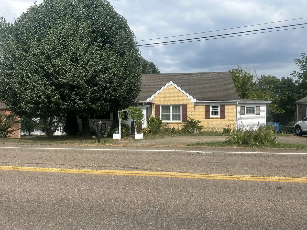 136 N Forrest Ave, Camden, TN 38320 - Image #1