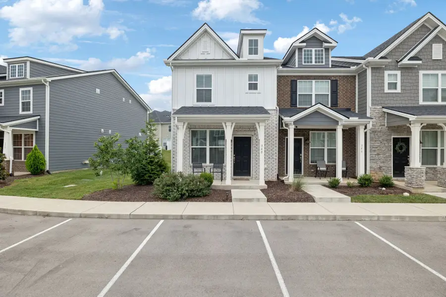 348 Victoria Dr, Lebanon, TN 37090 - Image #2