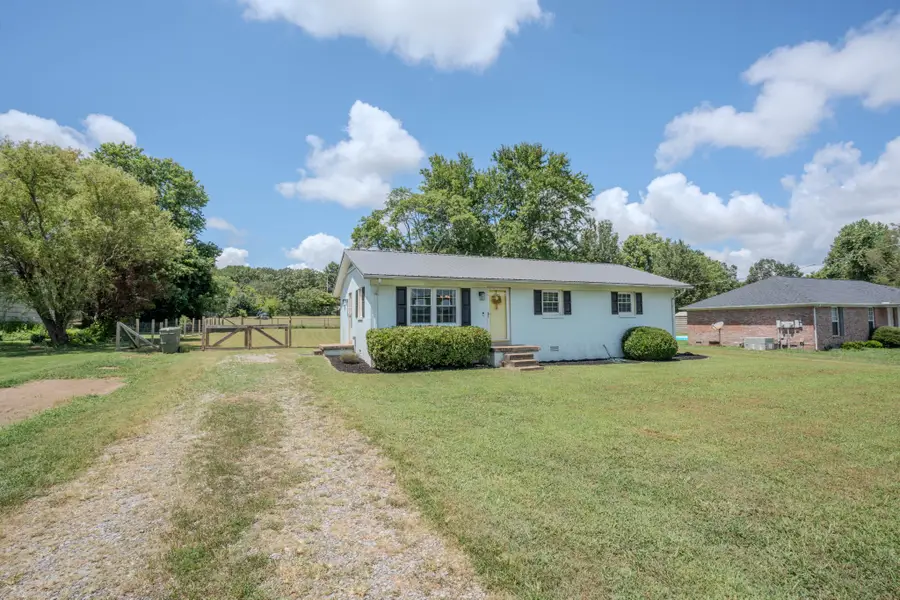 910 Willow Dr, Lawrenceburg, TN 38464 - Image #3