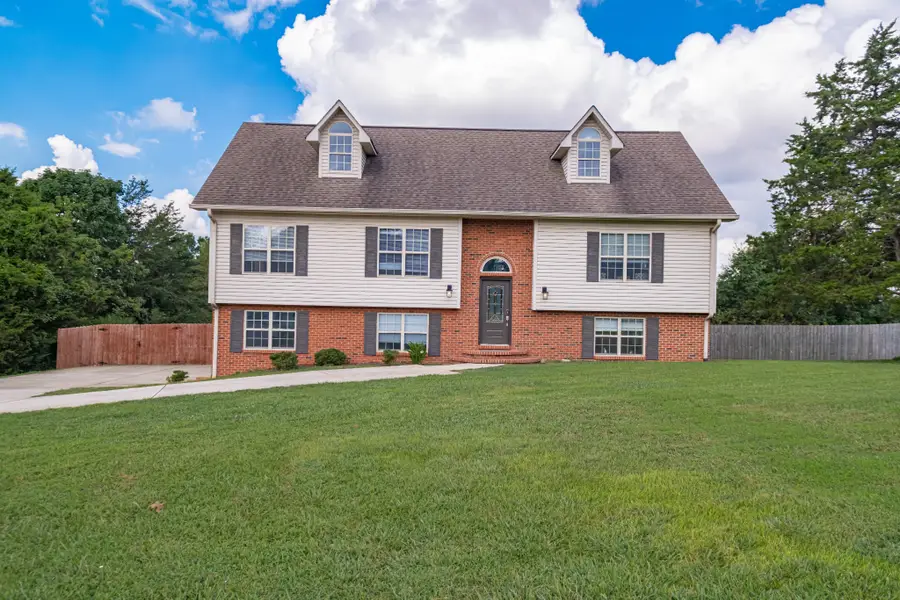 84 Amberwood Dr, McMinnville, TN 37110 - #2