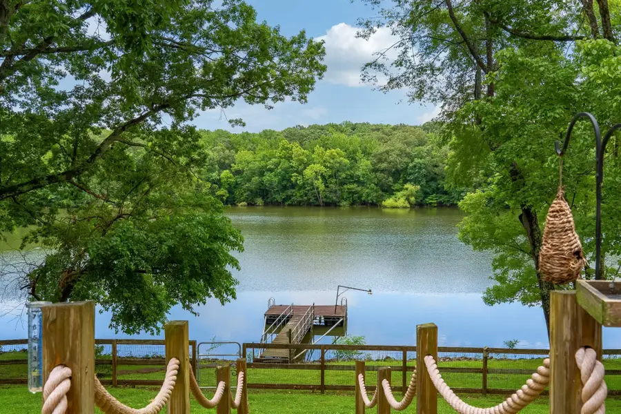 554 Hickman Shores Rd, Dover, TN 37058 - Image #2