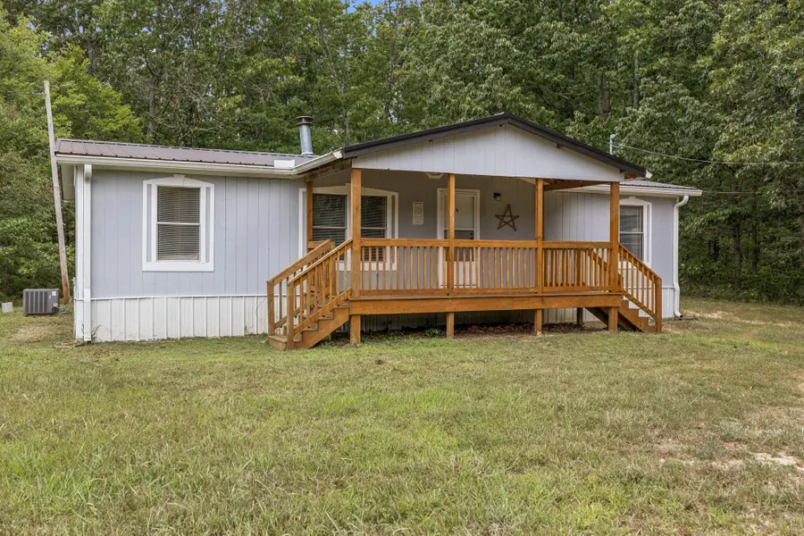 1139 Epcot Dr, Hohenwald, TN 38462 - Image #2