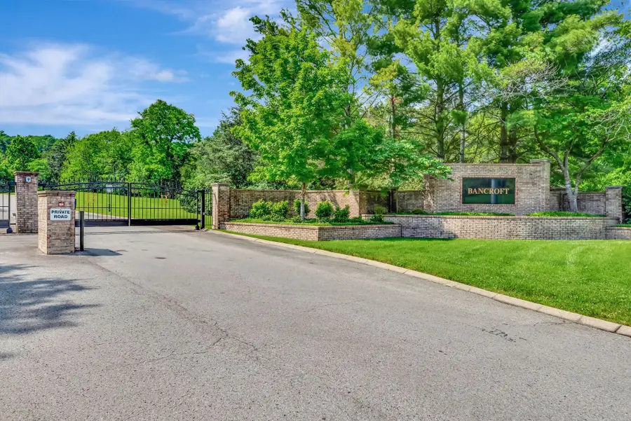 10 Bancroft Pl, Nashville, TN 37215 - Image #2