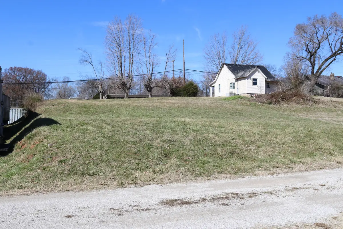 2013 S Main St, Columbia, TN 38401 - #1