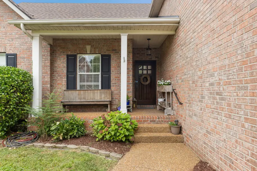 1735 Dryden Dr, Spring Hill, TN 37174 - #2