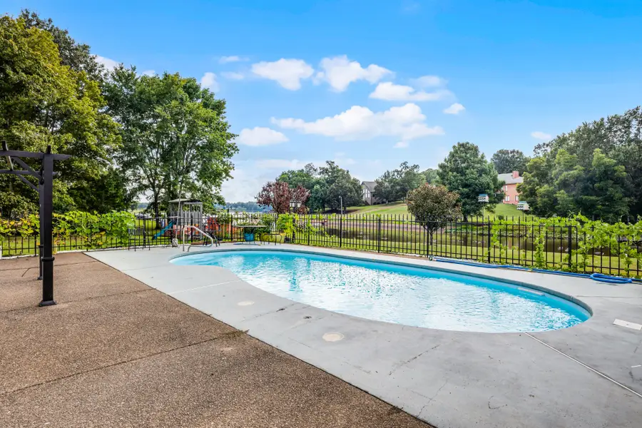 369 Eastern Shores Dr, Lexington, TN 38351 - Image #2