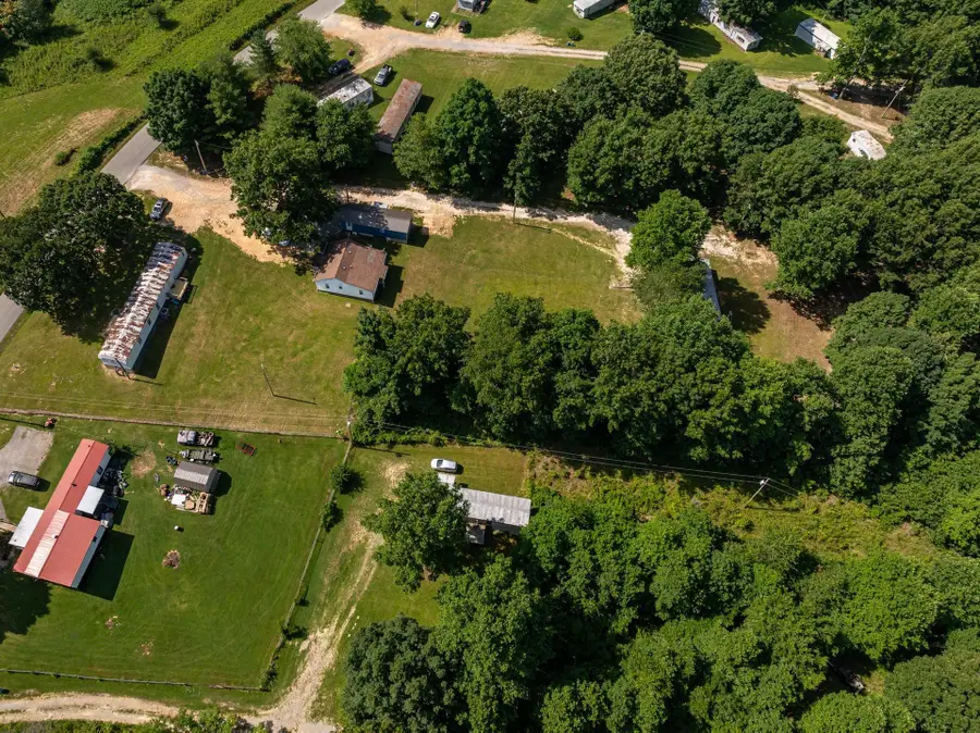 9792 Rocky Point Rd, Bon Aqua, TN 37025 - Image #2