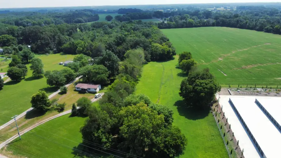 4628 Hwy 31w, Cottontown, TN 37048 - Image #2