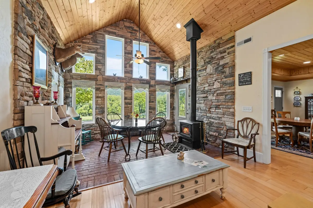 1556 Chestnut Grove Rd, Morrison, TN 37357 - Image #1