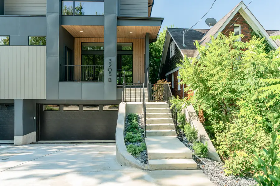 3205B Acklen Ave, Nashville, TN 37212 - Image #2