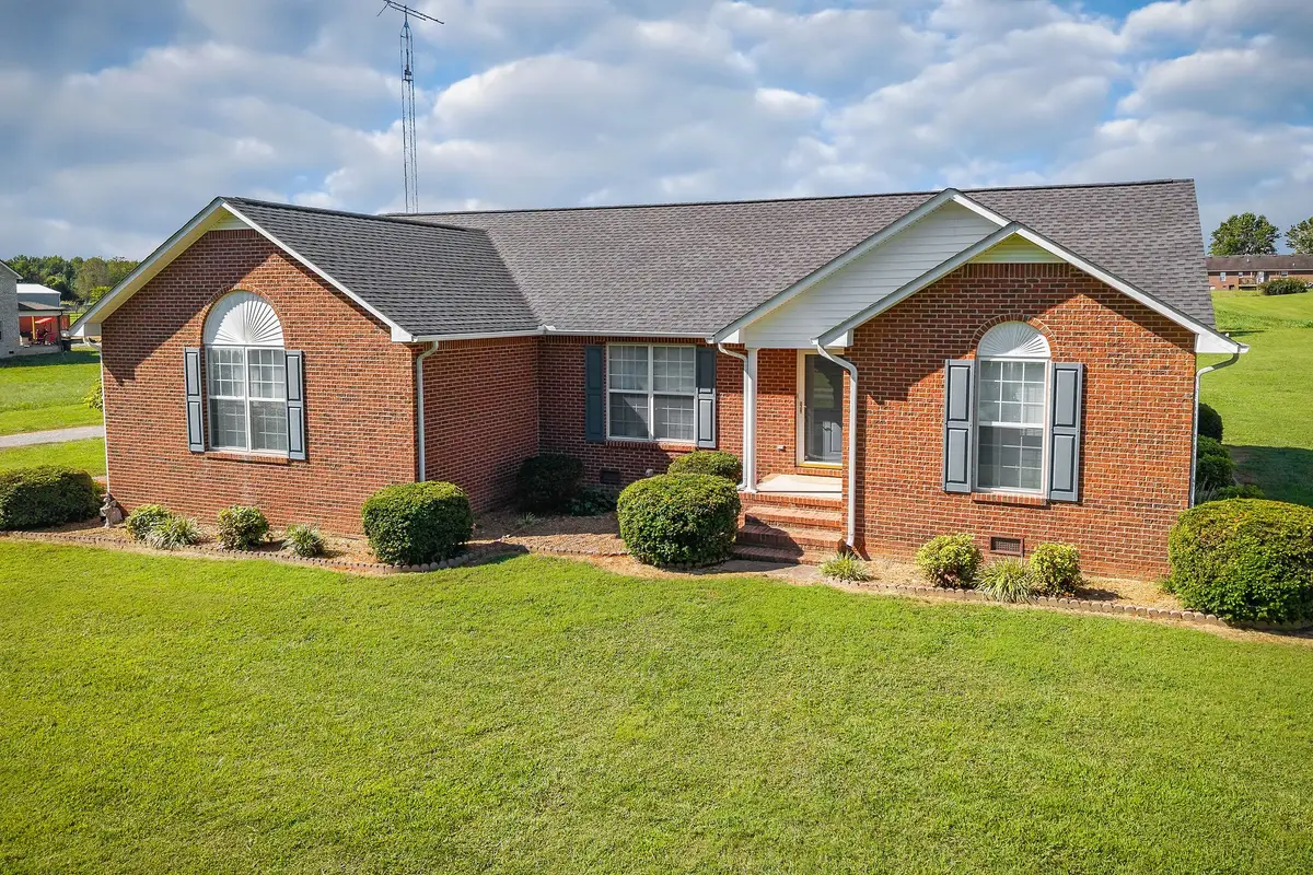 186 Pine Creek Dr, Smithville, TN 37166 - #1