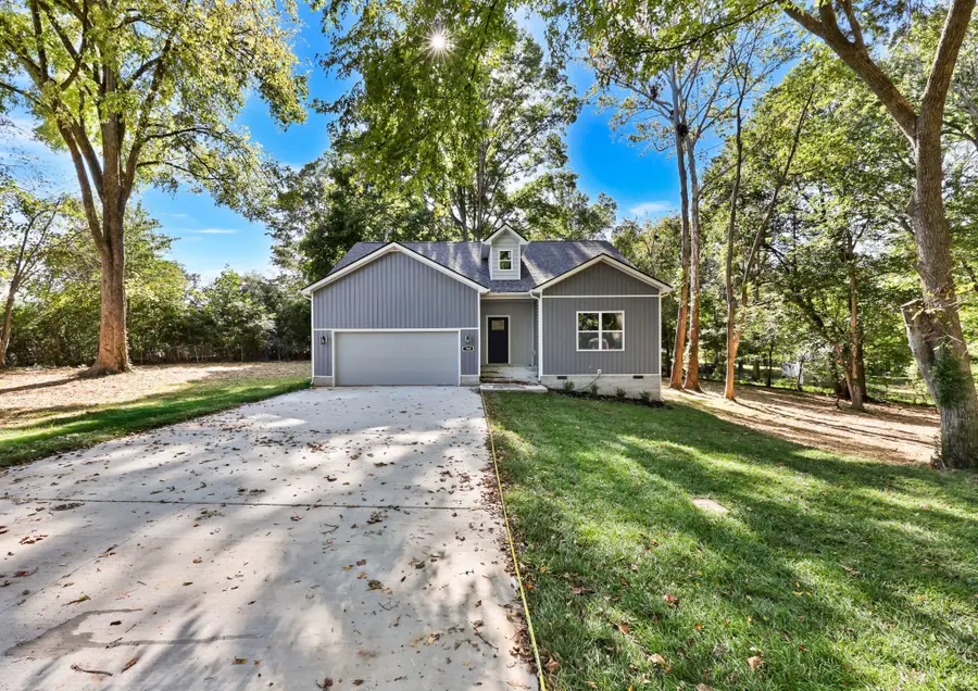 704 Eva Dr, Clarksville, TN 37042 - #3