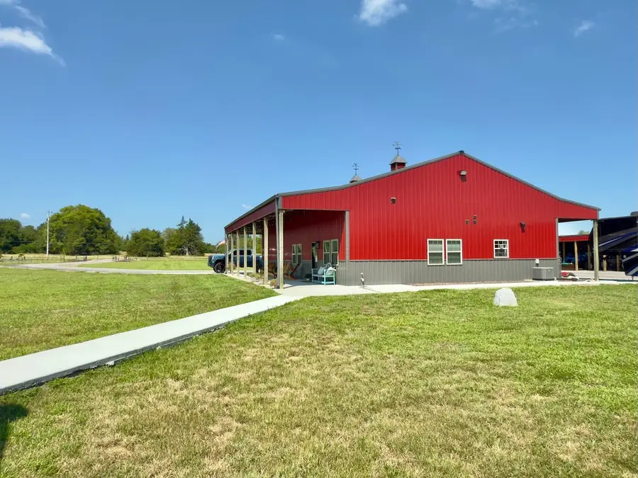 2098 Longview Rd, Bell Buckle, TN 37020 - Image #2