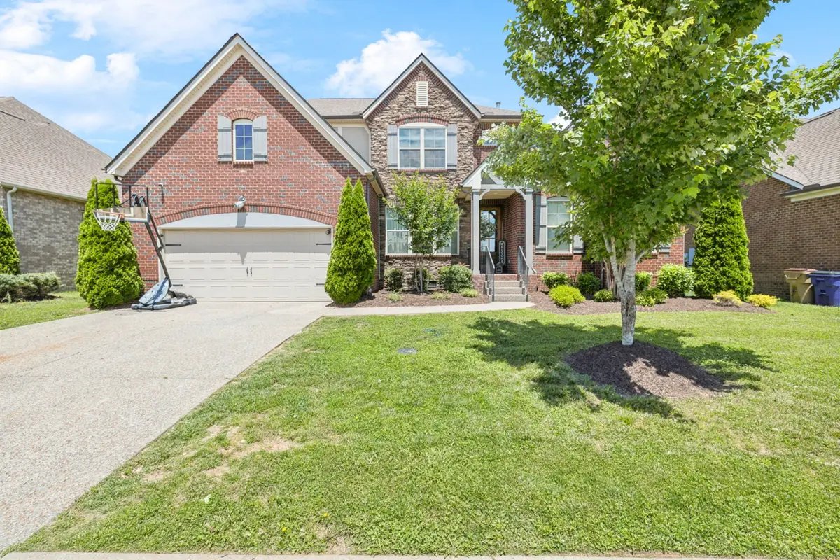 743 Burgess Dr, Goodlettsville, TN 37072 - #1