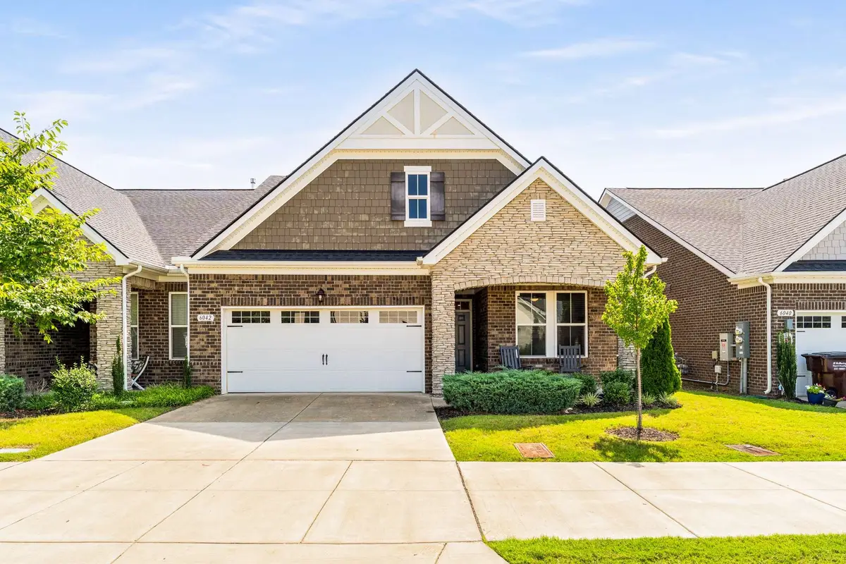 6042 Blackberry Ridge Ln, Hermitage, TN 37076 - #1