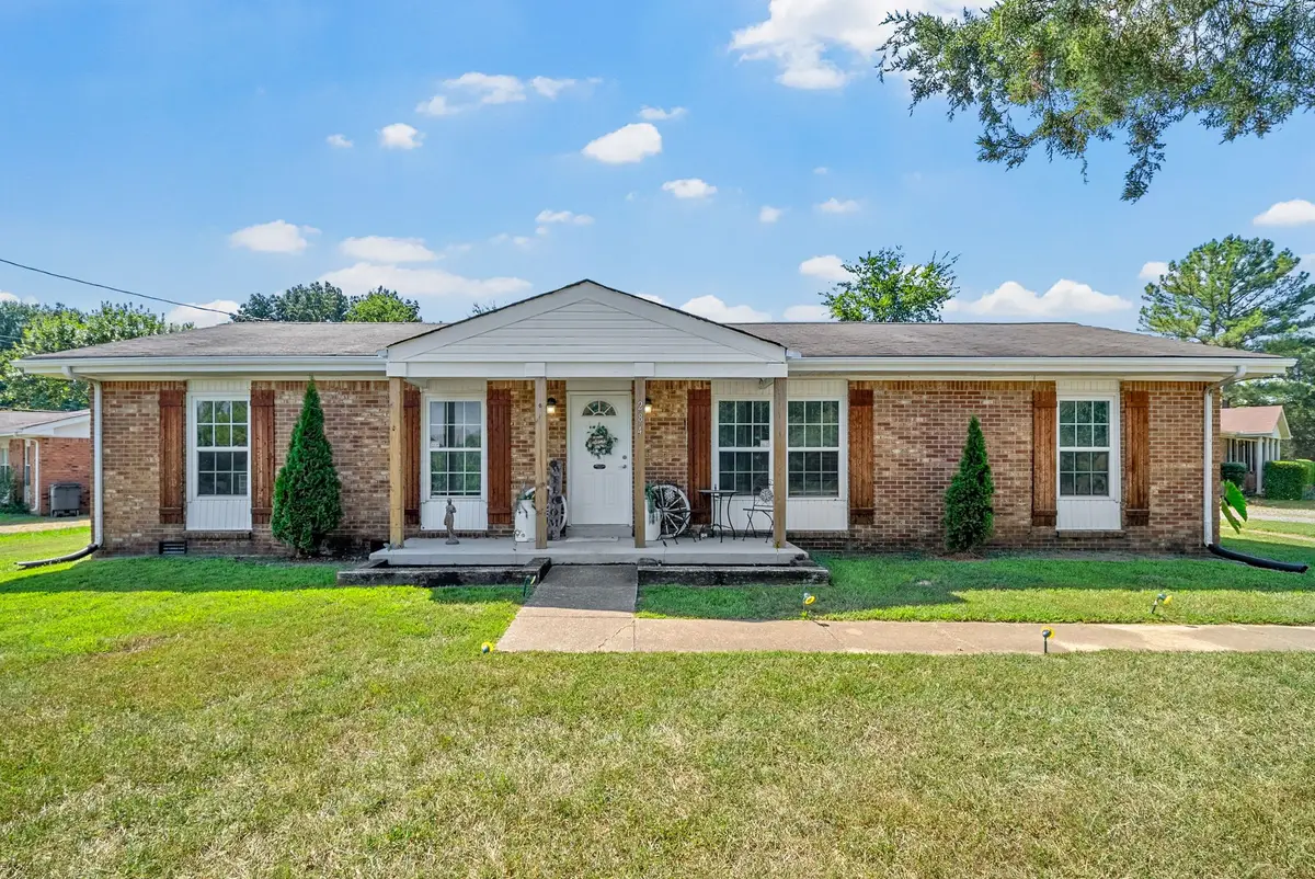 284 Lafayette Rd, Clarksville, TN 37042 - #1