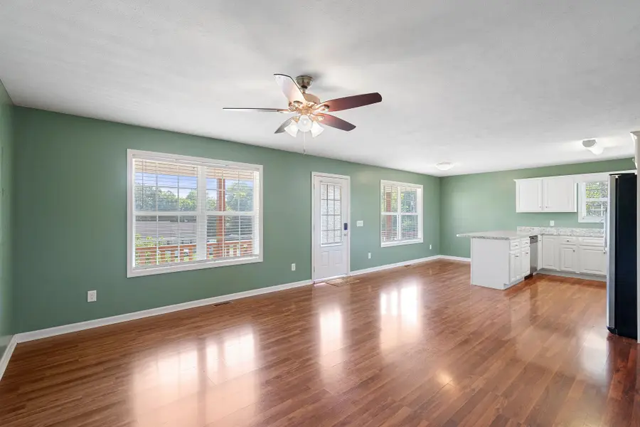 1529 Joanne Cir, Lewisburg, TN 37091 - #2