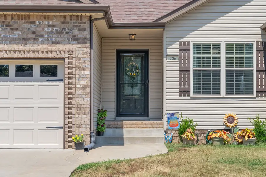 206 Azalea Dr, Oak Grove, KY 42262 - Image #3