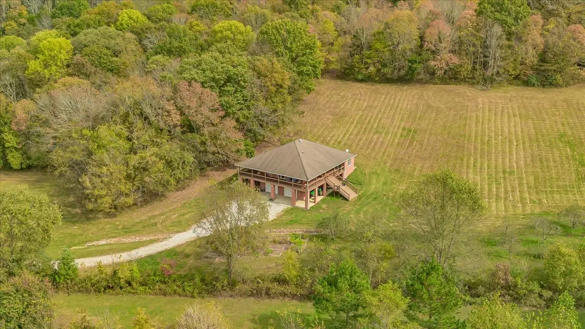 574 Hayes Ridge Rd, Lancaster, TN 38569 - Image #1