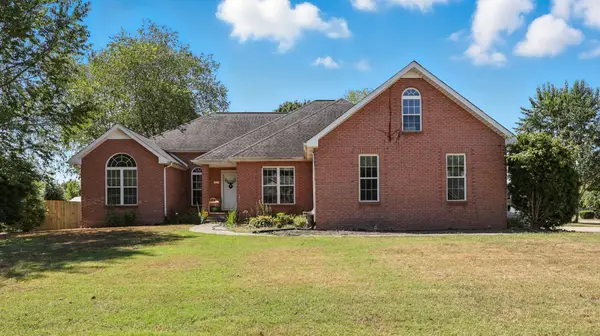 801 Isaac Ct, Clarksville, TN 37040