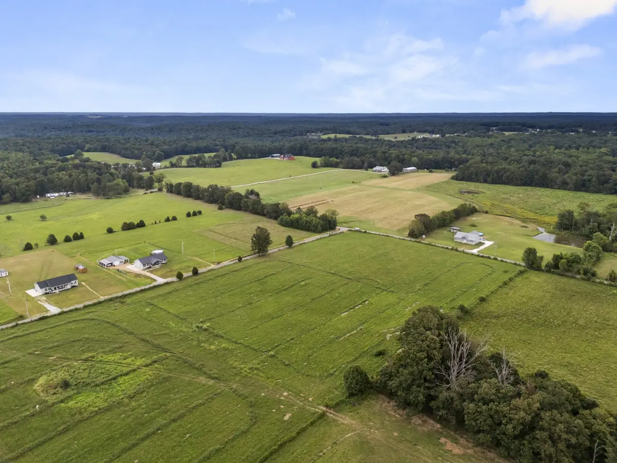 0 Hurt Loop, Mc Ewen, TN 37101 - Image #1