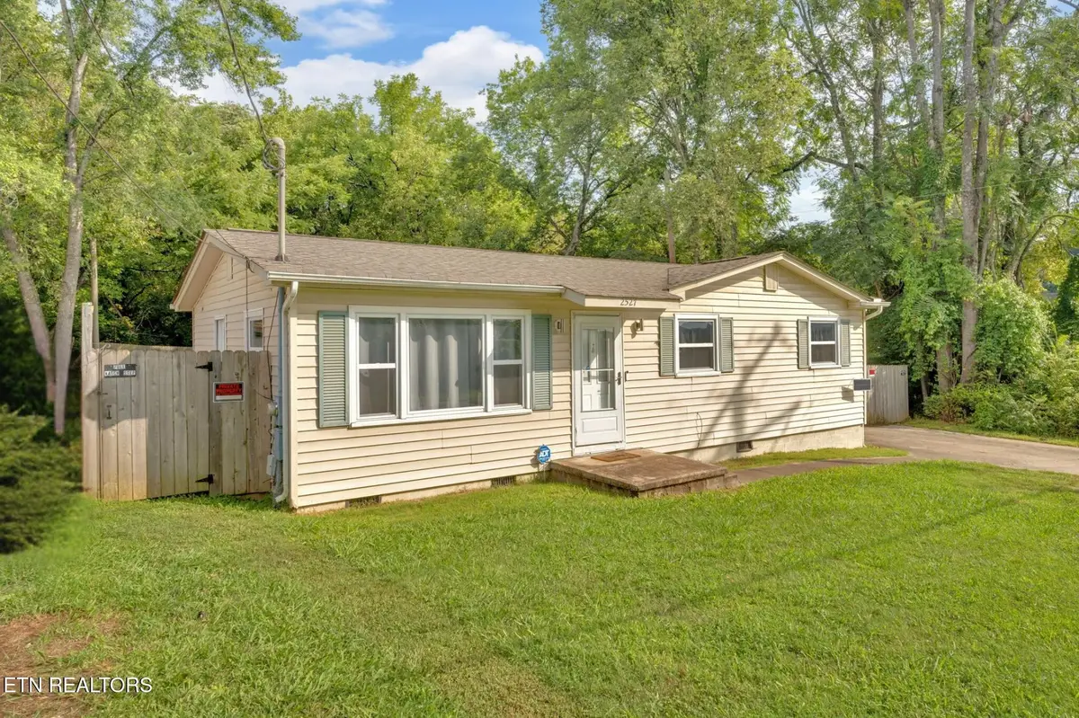 2527 Cecil Ave, Knoxville, TN 37917 - Image #1