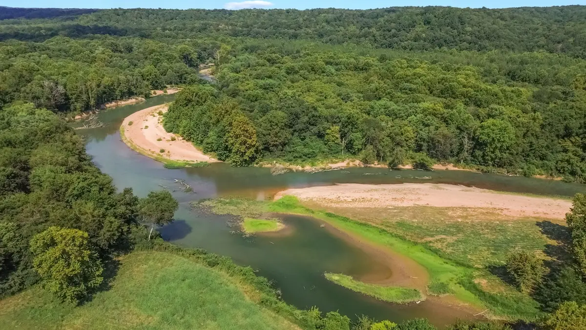 2402 Lobelville Hwy, Linden, TN 37096 - Image #1