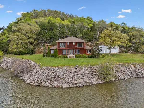 468 Phillips Rd, Linden, TN 37096