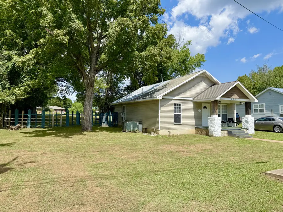 418 Riverview Dr, Shelbyville, TN 37160 - Image #3