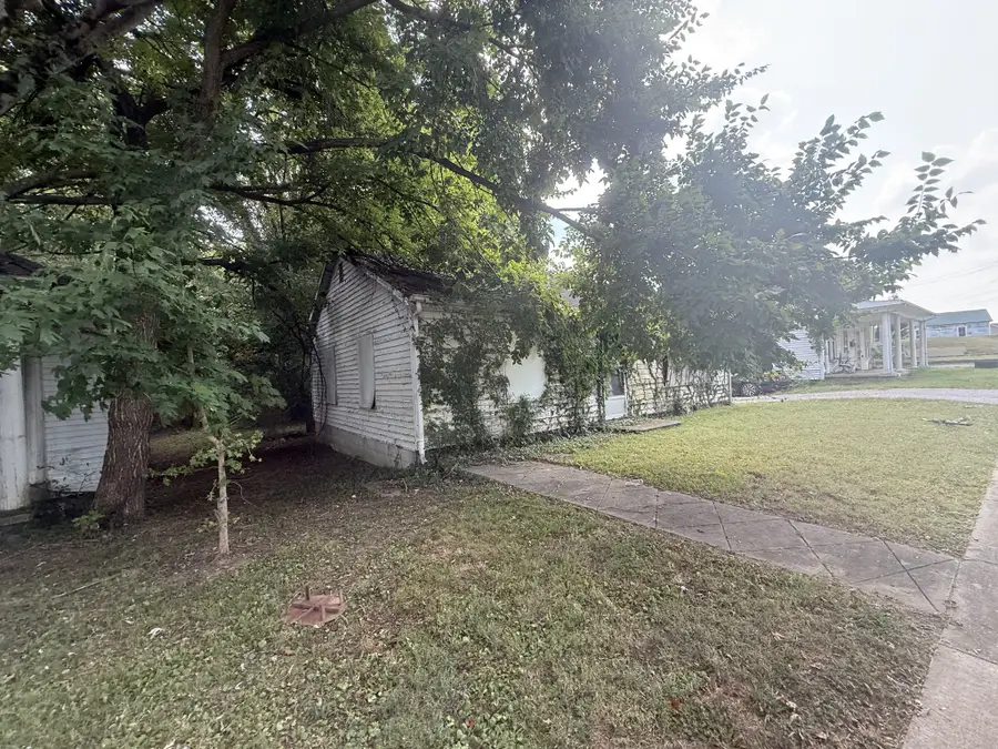 946 Clark St, Clarksville, TN 37040 - #3