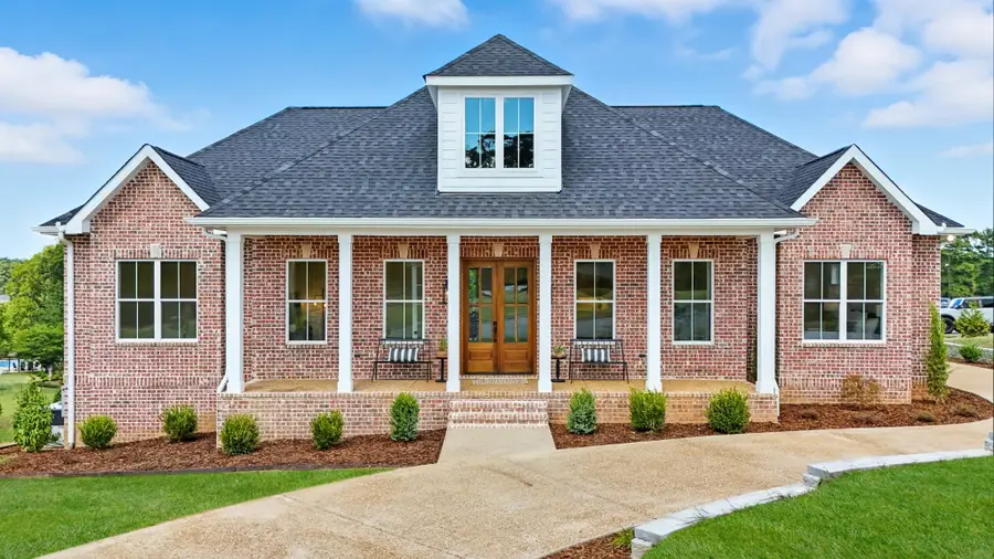 500 Country Club Dr, Dickson, TN 37055 - Image #2