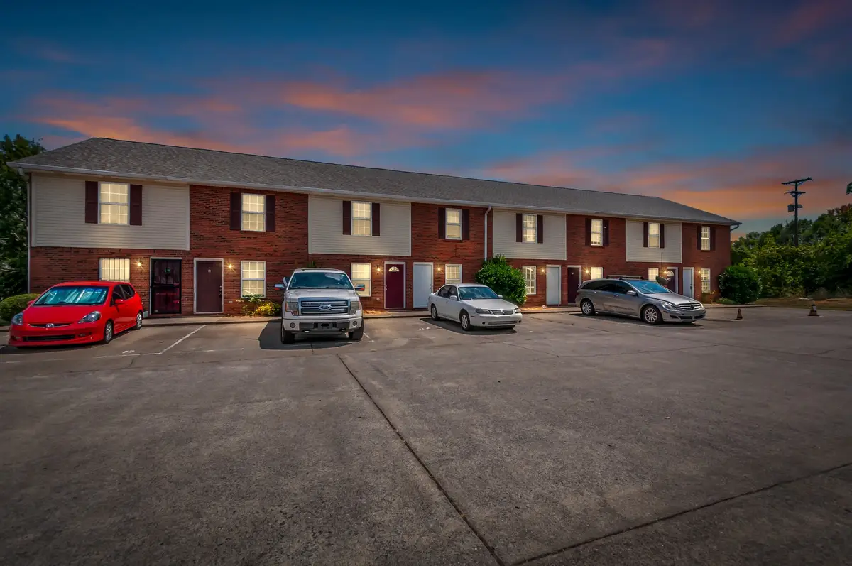 284 Raleigh Dr #B, Clarksville, TN 37043 - Image #1